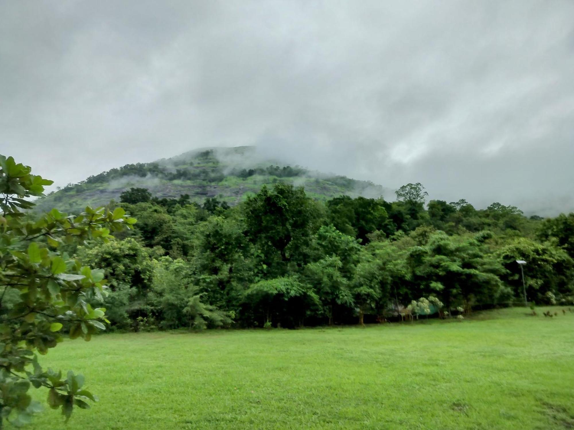 King'S Landing Villa Karjat Exterior photo